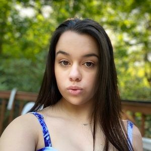 Meet your Posher, Elissa